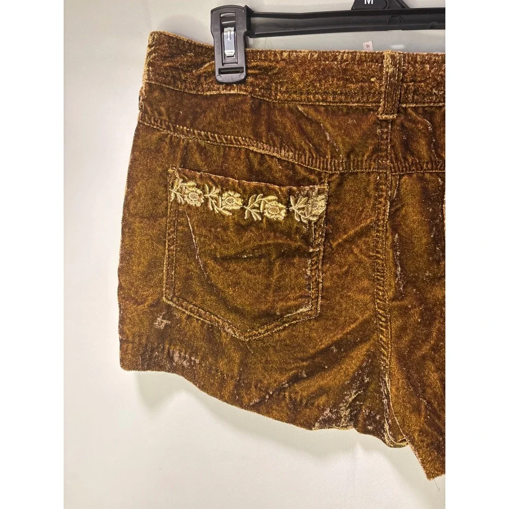 Free People Vintage Green Velvet Embroidered Boho Shorts Festival Floral Rare 10